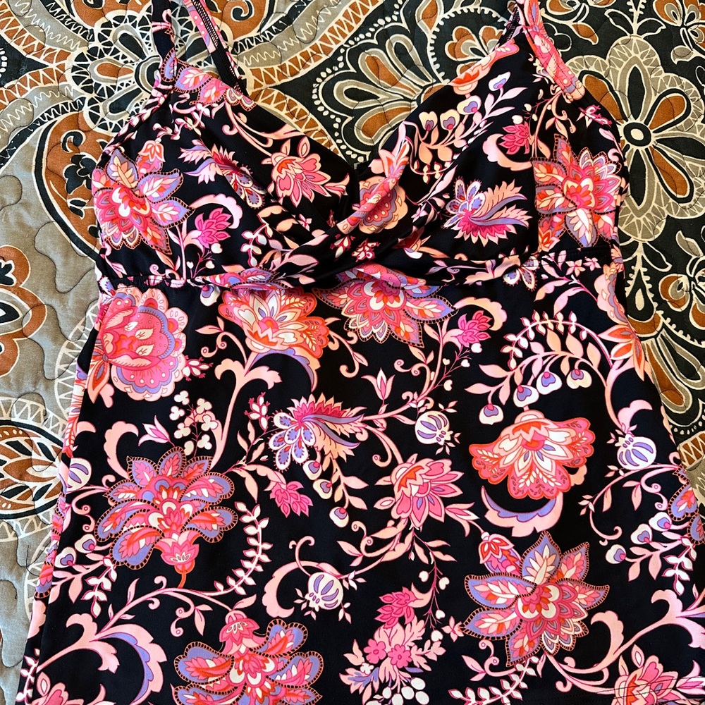Women’s tankini top size 10
